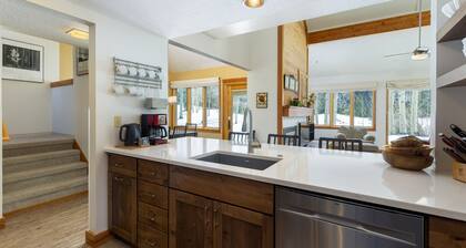 1610 Quicksilver 2 Bedroom Condo by RedAwning