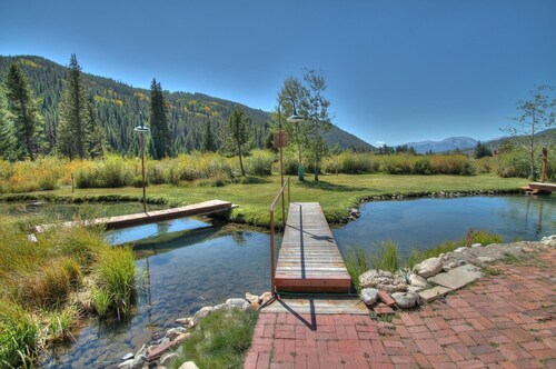 202 Mill Creek (72 River Run Road) 4 Bedroom Condo by RedAwning