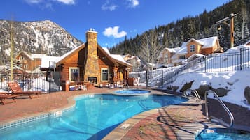 Casa de ciudad, 2 habitaciones | Alberca | Alberca al aire libre