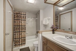 Condo, 2 Bedrooms | Bathroom