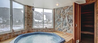 221 Cinnamon Ridge I 2 Bedroom Condo by RedAwning