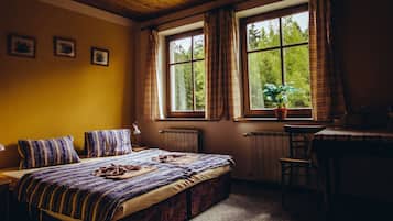 Cunas (de pago), wifi gratis, ropa de cama