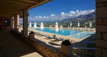 Olive Lemon-Morfi Village