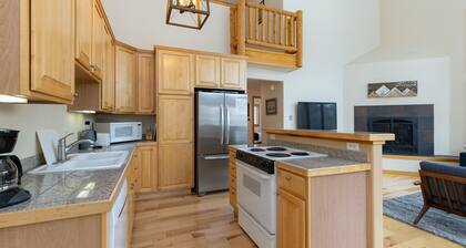 130 Meisel Drive 4 Bedroom Townhouse by RedAwning