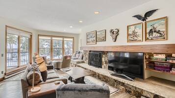 Condo, 3 Bedrooms | Living area | TV, MP3 dock