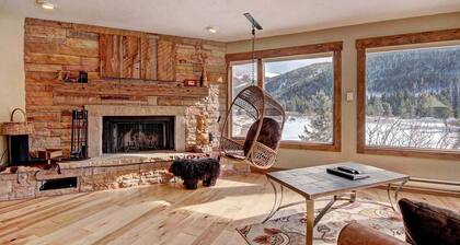 1710 The Willows 1 Bedroom Condo by RedAwning