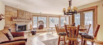 1710 The Willows 1 Bedroom Condo by RedAwning