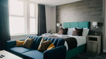 Superior Studio, 1 King Bed with Sofa bed | Desk, blackout curtains, iron/ironing board, free WiFi