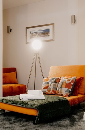 Family Room, 1 King Bed with Sofa bed | Desk, blackout drapes, iron/ironing board, free WiFi - The Portland Hotel (Ashington)