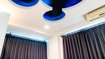 Economy Double Room | Desk, blackout curtains, free WiFi