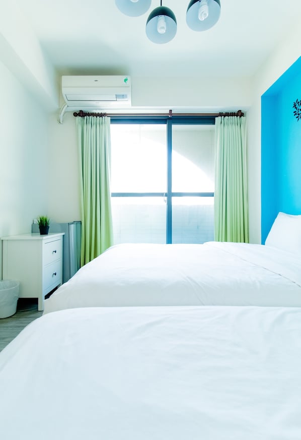 Standard Triple Room | Desk, blackout drapes, free WiFi - Lè mù (Taichung)
