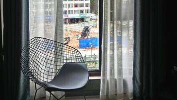 Twin kamer, 2 eenpersoonsbedden | Badkamer | Gratis toiletartikelen, een haardroger, pantoffels, handdoeken