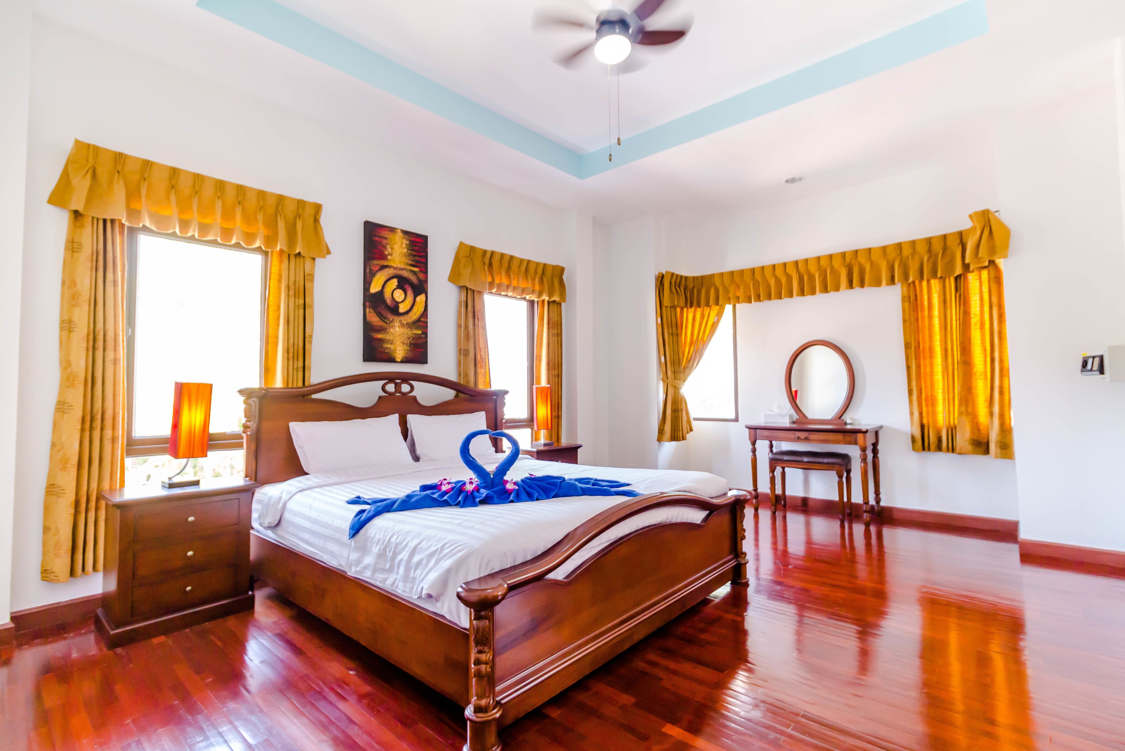 3 bedrooms, in-room safe, desk, iron/ironing board