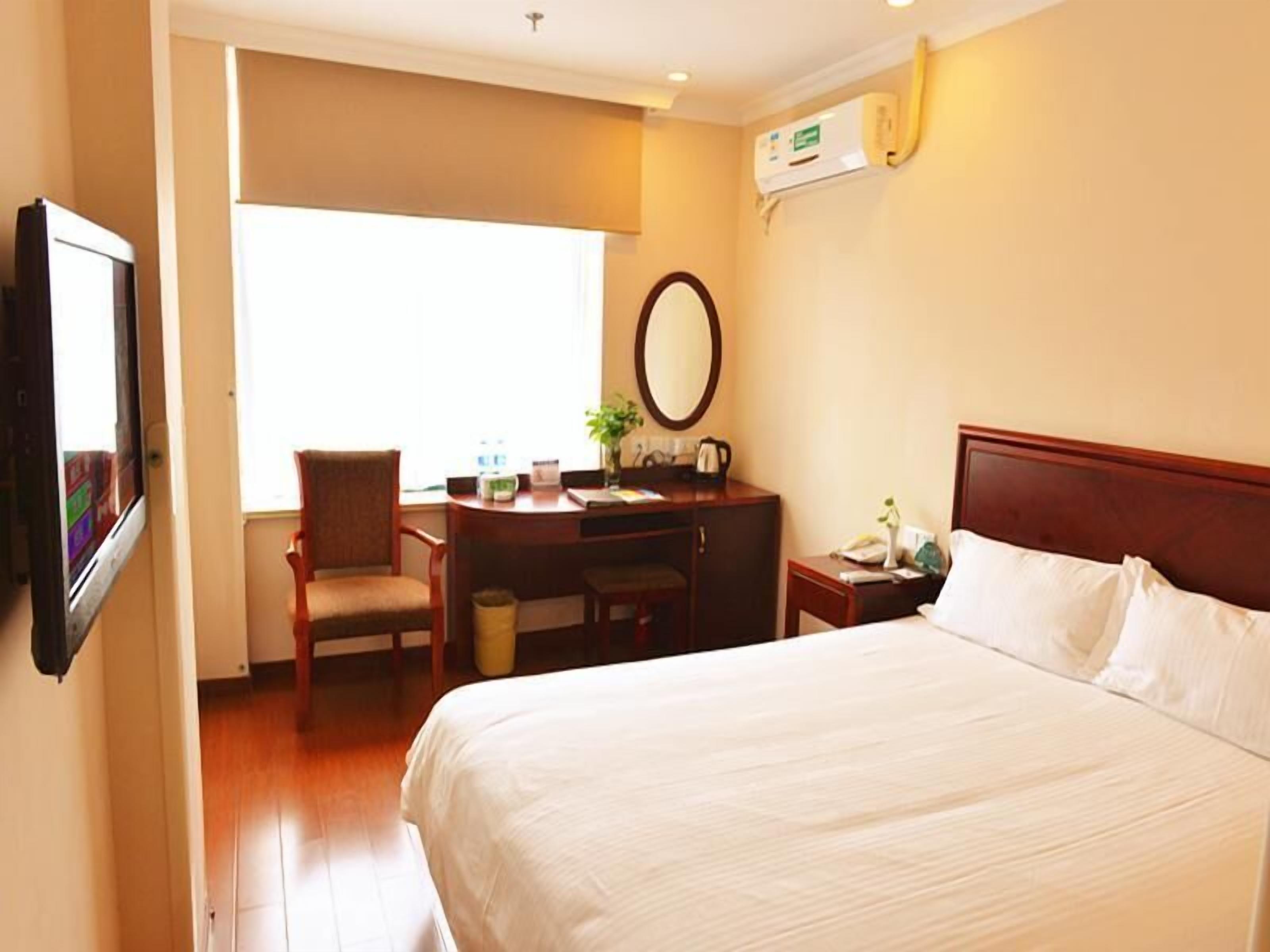 In-room safe, free WiFi