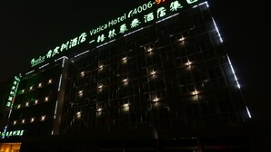Bagian depan properti - sore/malam