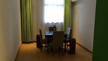 Essbereich im Zimmer