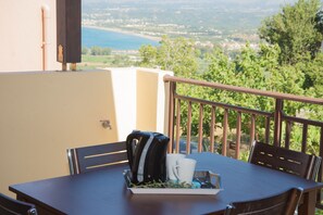 Comfort-Apartment, 2 Schlafzimmer, Balkon | Balkon