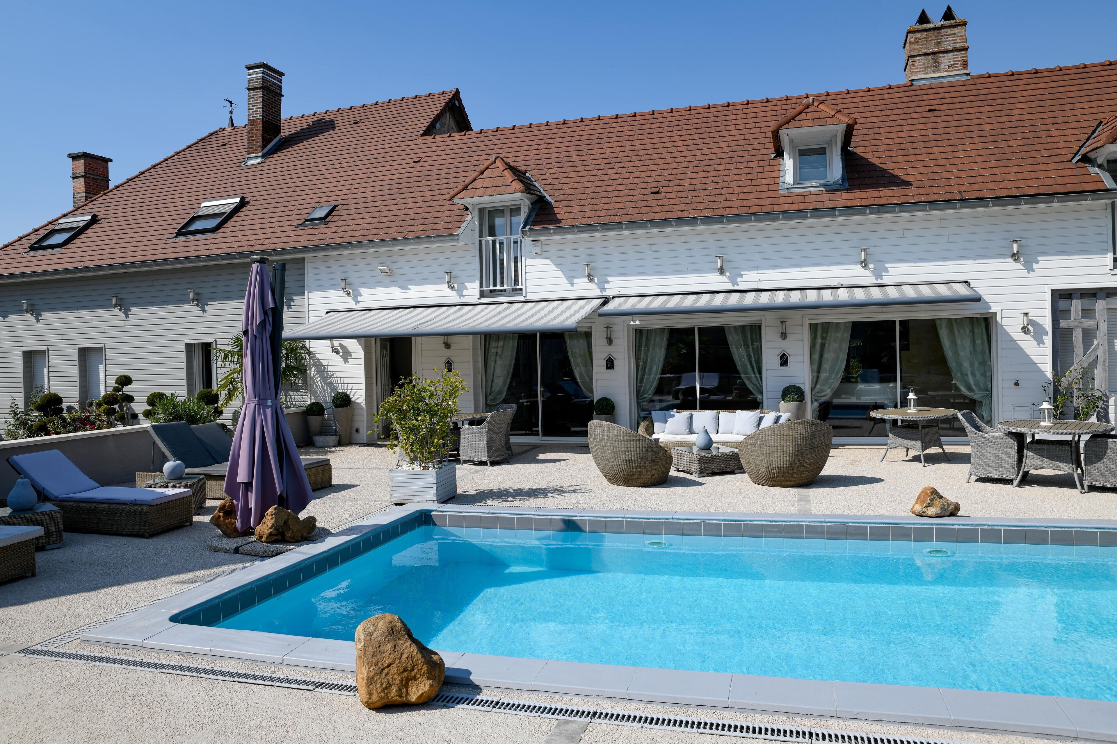 المنشأة من الخارج