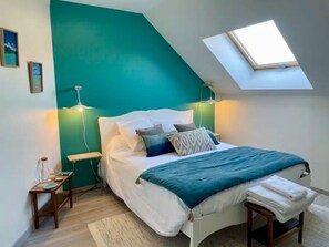 经典双人房 | 高档床上用品、记忆海绵床垫、特色装修、特色家居