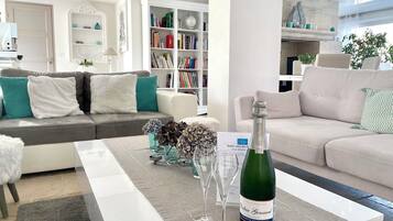 Coin salon dans le hall