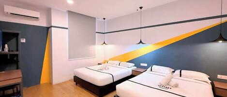 Family Room | Desk, iron/ironing board, free WiFi, bed sheets