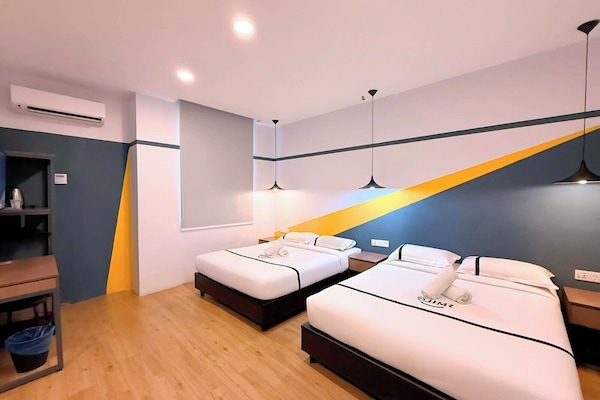 Family Room | Desk, iron/ironing board, free WiFi, bed sheets
