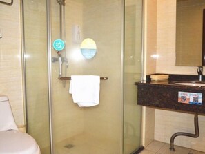 Shower, free toiletries, towels