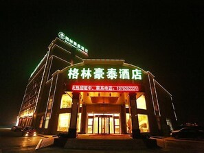 المنشأة من الخارج