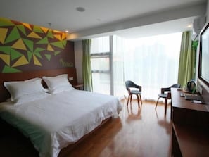 Bureau, Wi-Fi gratuit, draps fournis