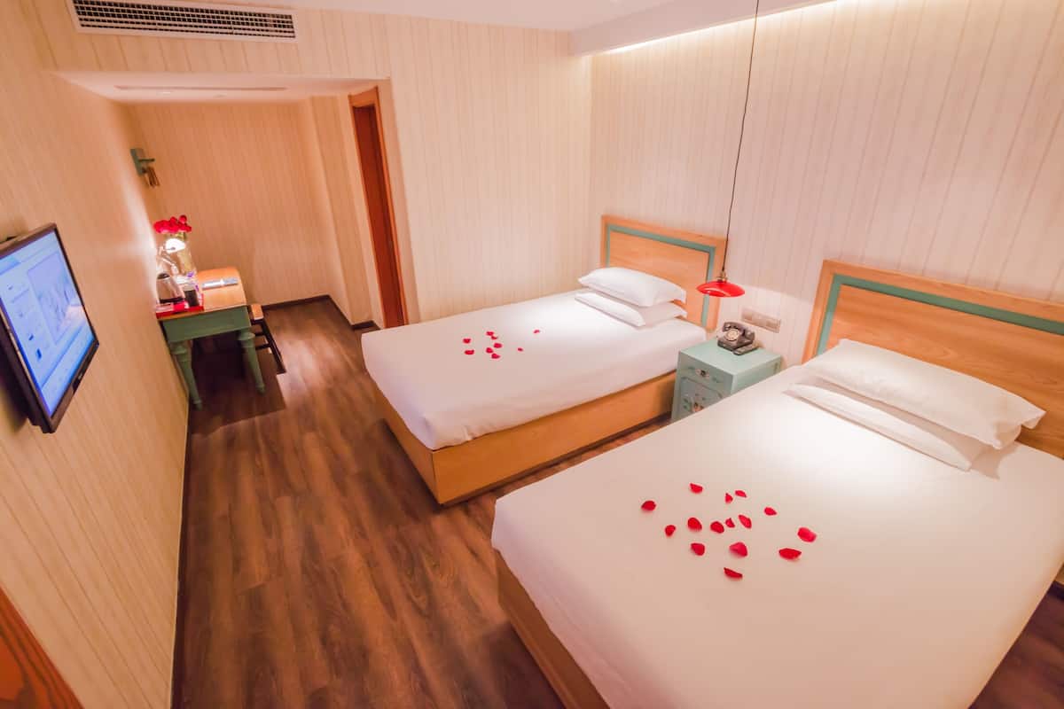 Standard Twin Room (No Window) | In-room safe, desk, blackout curtains, free WiFi