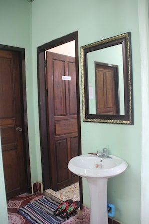 Pia do banheiro