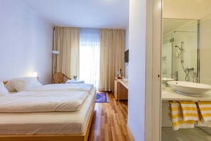 In-room safe, desk, free WiFi, bed sheets - Gasthof Klinglhuber (Krems an der Donau)