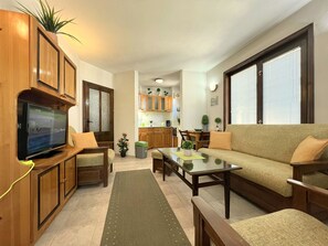 Leilighet – comfort, terrasse | 1 soverom, individuelt dekorert, individuelt innredet og skrivebord