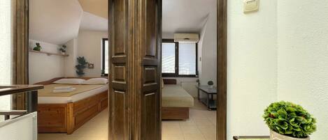 Panoramic Apartment, 1 Bedroom, Terrace | 1 bedroom, individually decorated, individually furnished, desk