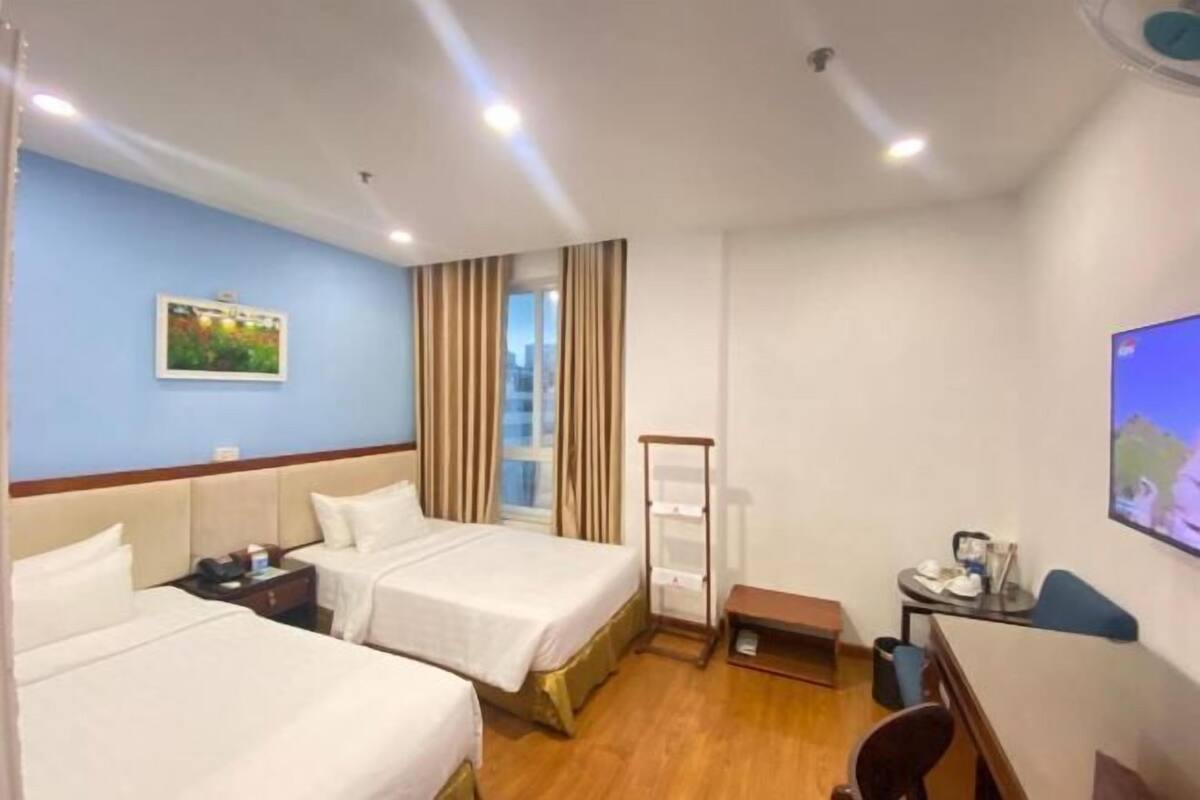 Minibar, in-room safe, iron/ironing board, free WiFi