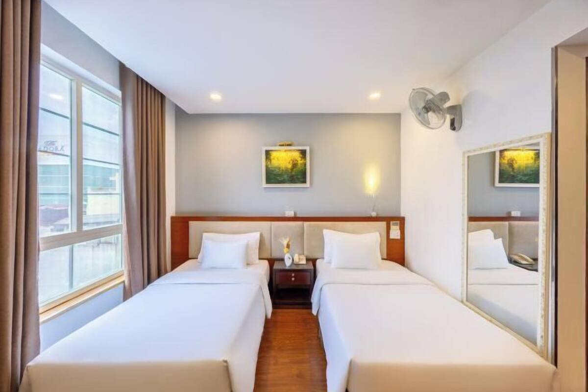 Minibar, in-room safe, iron/ironing board, free WiFi