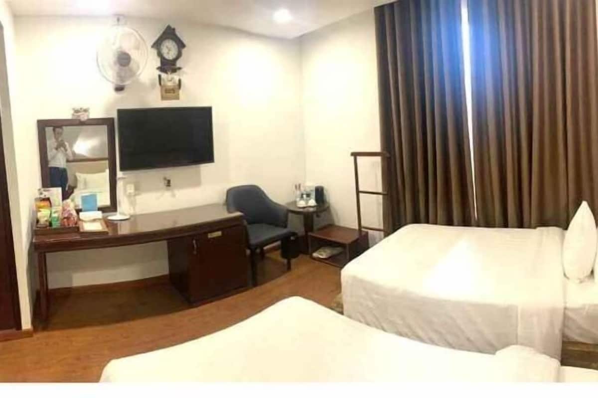 Minibar, in-room safe, iron/ironing board, free WiFi