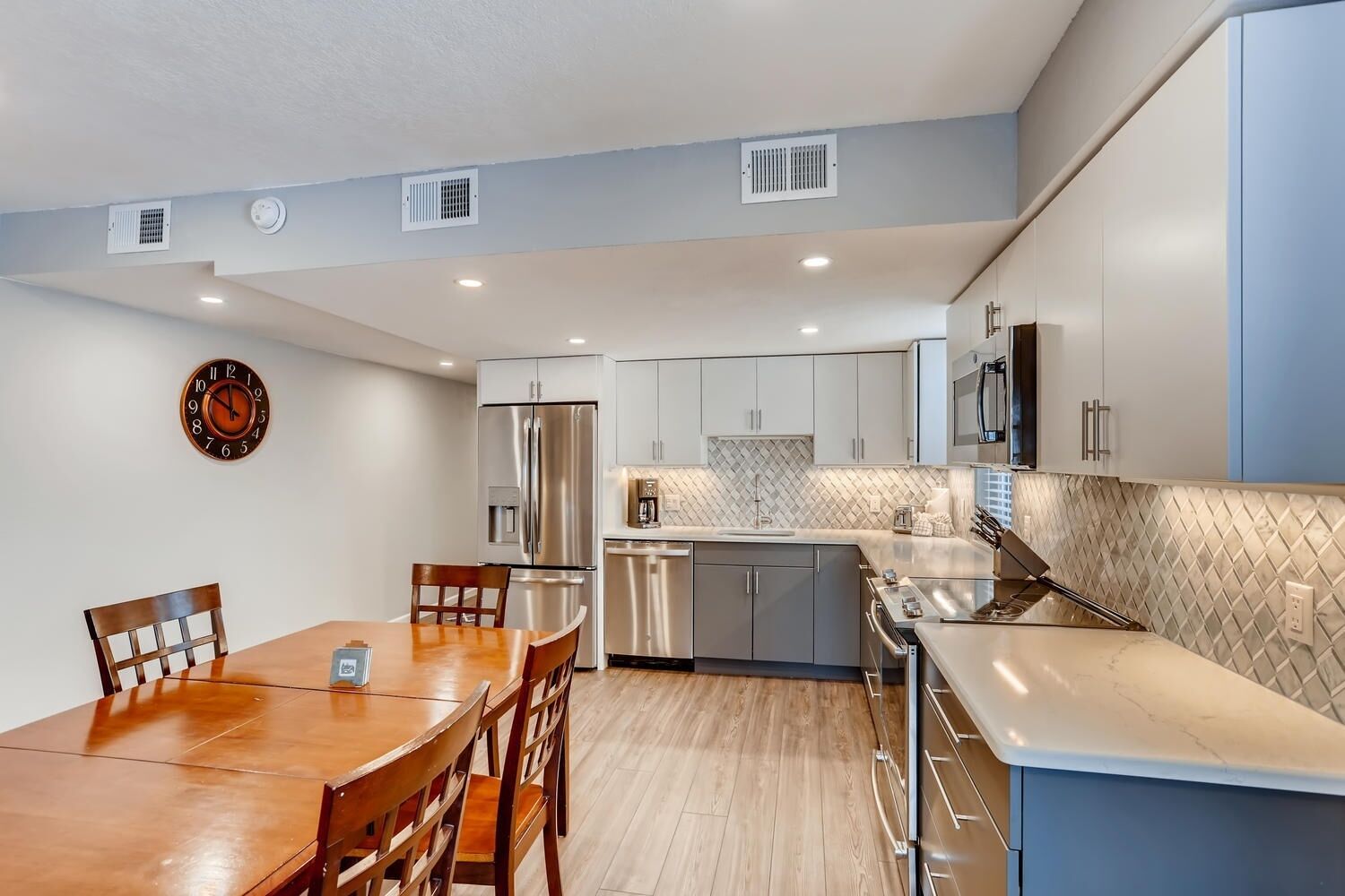 Condo, 2 Bedrooms | Private kitchen