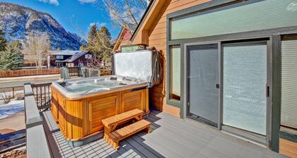 Pitkin Townhome - 704 3 Bedroom Townhouse by RedAwning