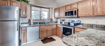 Pitkin Townhome - 704 3 Bedroom Townhouse by RedAwning