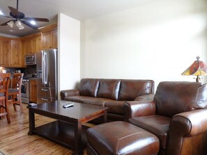 Condo, 1 quarto, varanda, vista para a montanha (Boulevard Bend Condo #C) | Área de estar