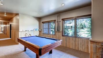 Condo, 3 Bedrooms | Game room