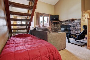 Condo, 2 Bedrooms | 2 bedrooms, free WiFi, bed sheets