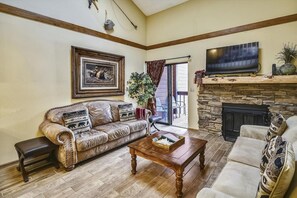 Huoneisto, 1 makuuhuone | Olohuone | Televisio, MP3-telakointiasema