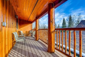 Balcony - Mount Victoria Lodge #d 3 Bedroom Condo by RedAwning (Frisco)