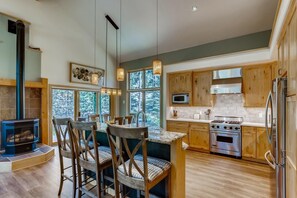 House, 4 Bedrooms | Private kitchen | Microwave, oven, dishwasher, coffee/tea maker - Frisco Cedar  225 4 Bedroom Home by RedAwning (Frisco)