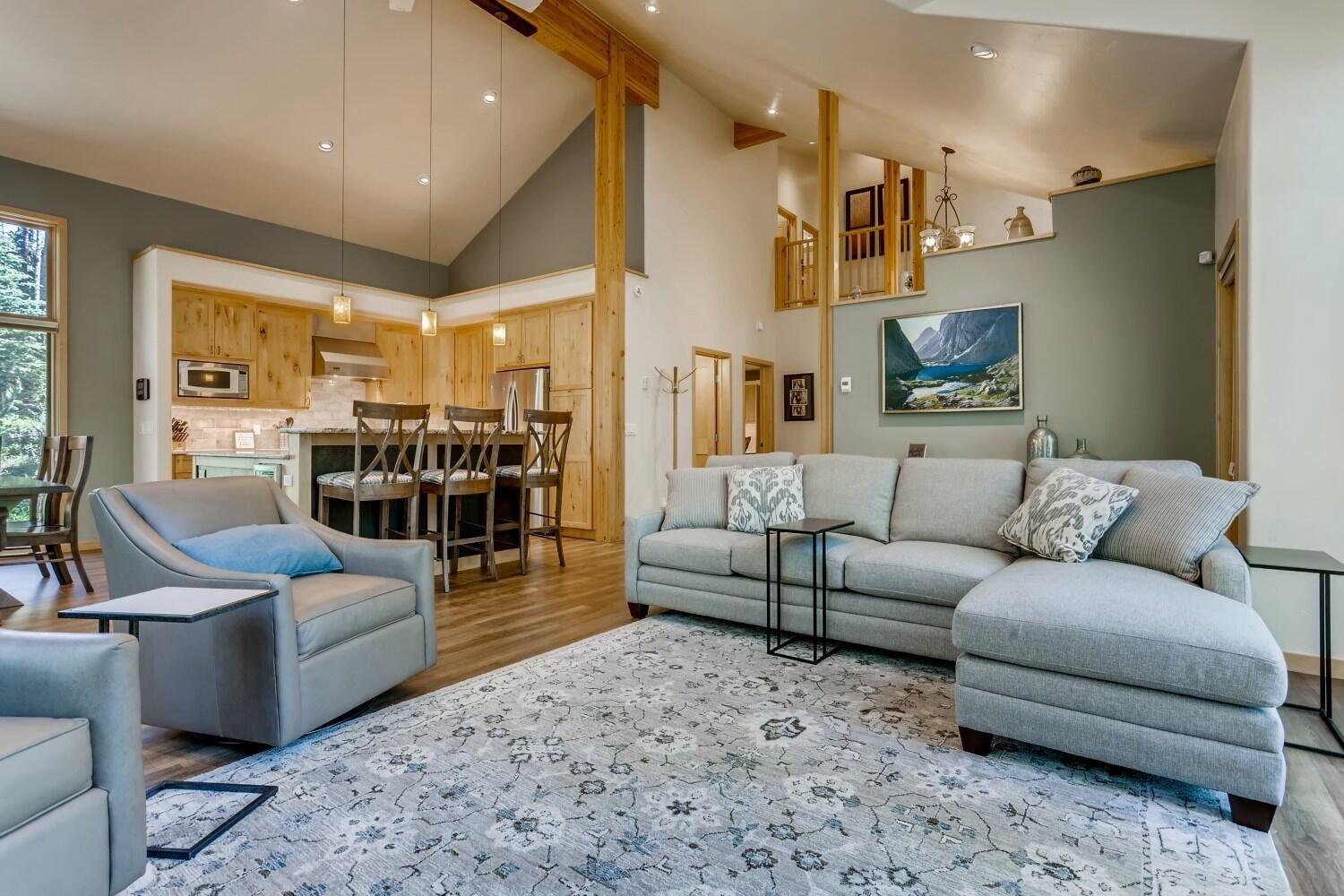 Rumah, 4 kamar tidur | Ruang keluarga | TV