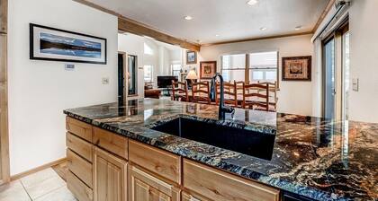 Mountainside House 673 4 Bedroom Home by RedAwning