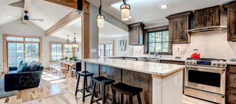 Frisco Street House 100 4 Bedroom Home by RedAwning