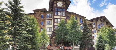 Condo, 2 Bedrooms | Exterior